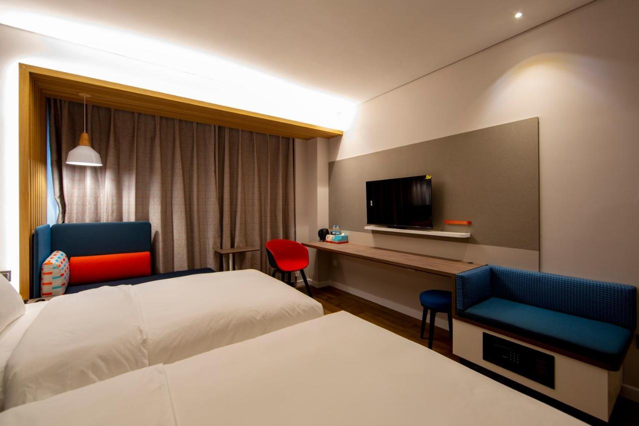 Holiday Inn Express Jinan Jingshi Road, An Ihg Hotel Dış mekan fotoğraf