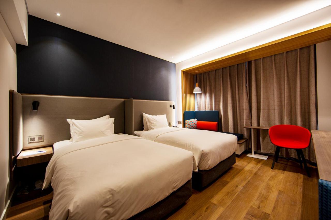 Holiday Inn Express Jinan Jingshi Road, An Ihg Hotel Dış mekan fotoğraf