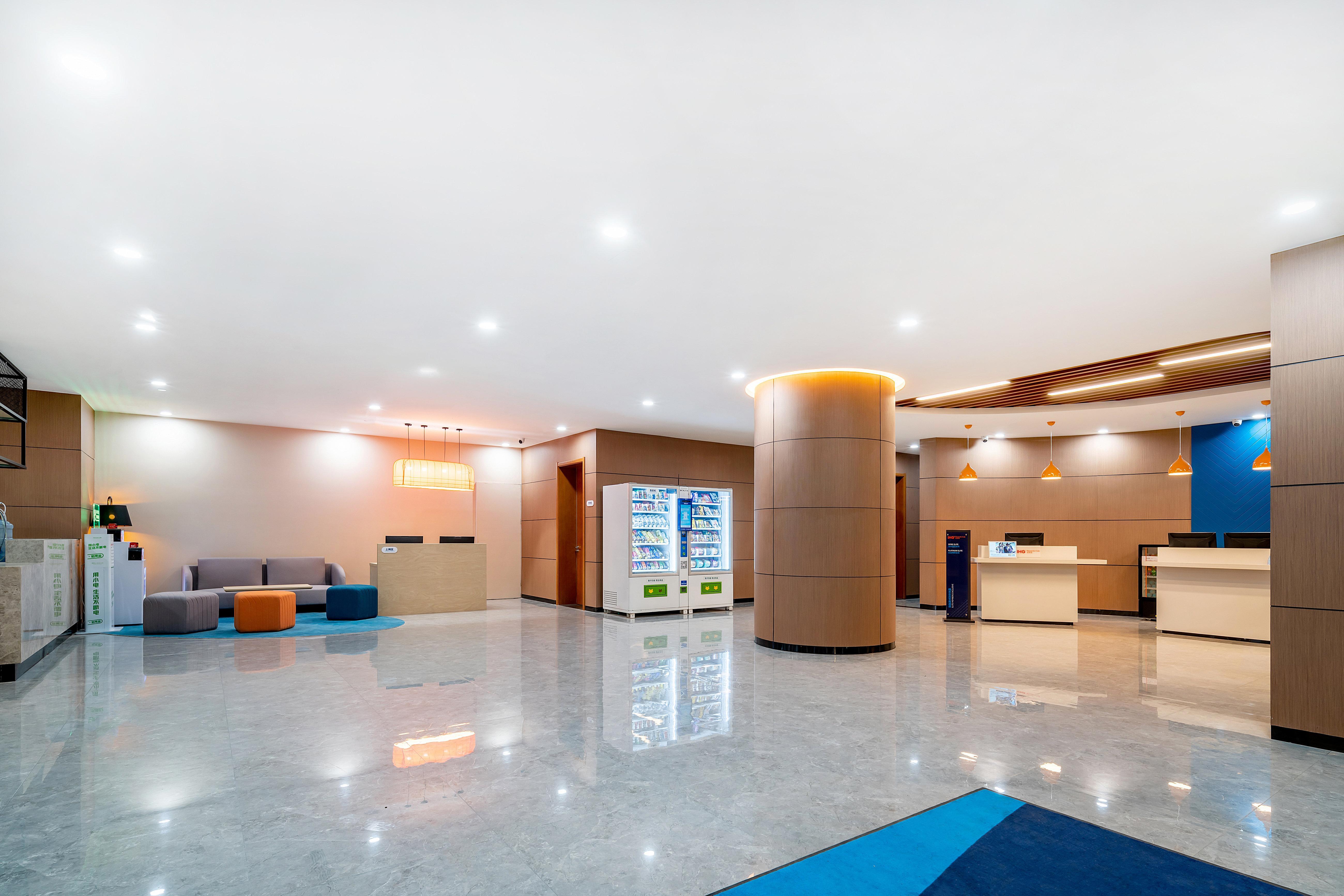 Holiday Inn Express Jinan Jingshi Road, An Ihg Hotel Dış mekan fotoğraf